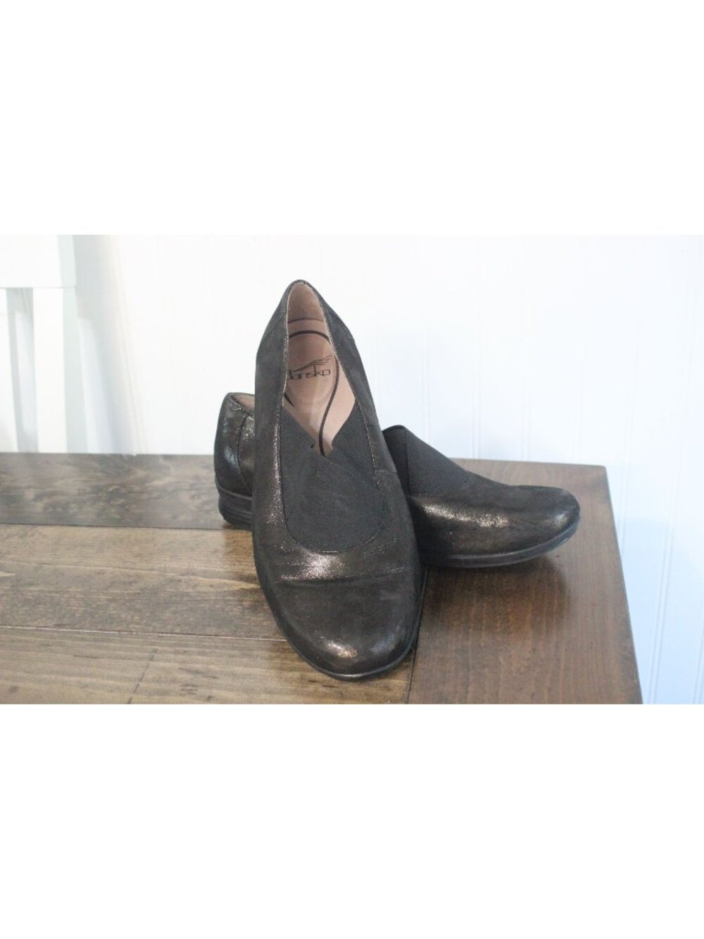 Dansko Womens Black Slip-On Comfort Shoes Size 11.5 With Shimmer Finish